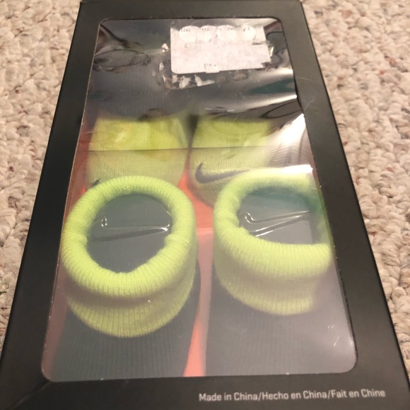 Nike newborn infant booties 0-3 mo nwot - Picture 5 of 5